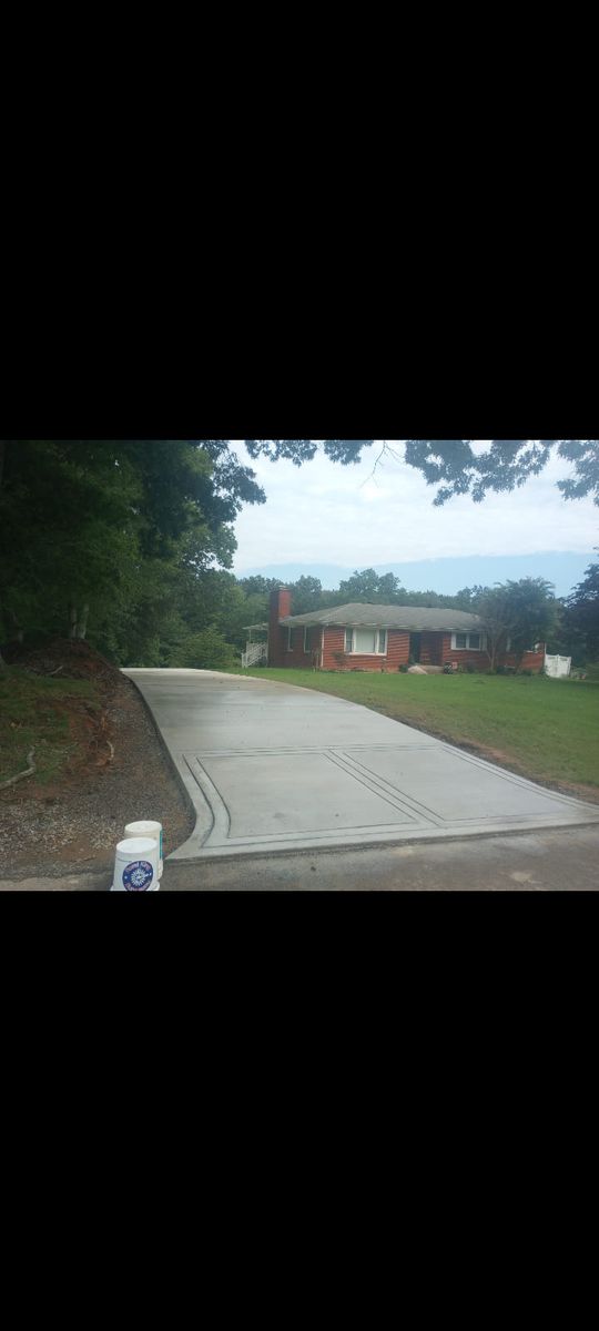 Driveways for Dream Team Concrete in Clarkville, TN