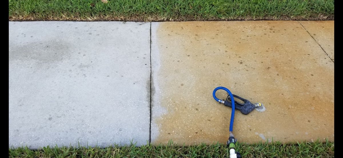 Rust Stain Removal for BLUE STREAM ROOF CLEANING & PRESSURE WASHING  in Tampa, FL