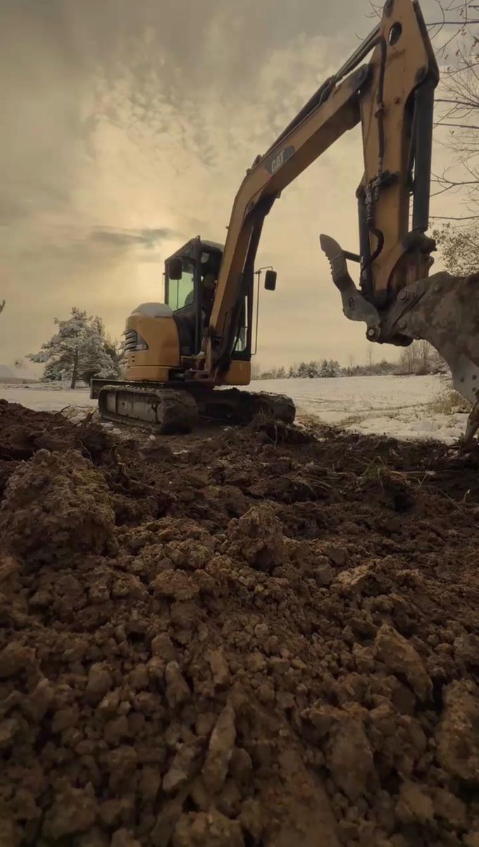 Land Grading for Creekbend Excavating in Burbank, OH