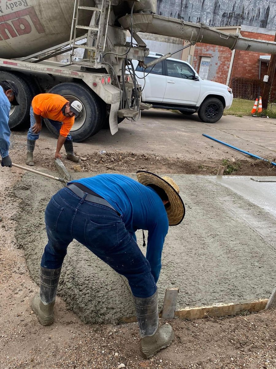 Concrete for Central America Concrete Works in Eaglelake, TX