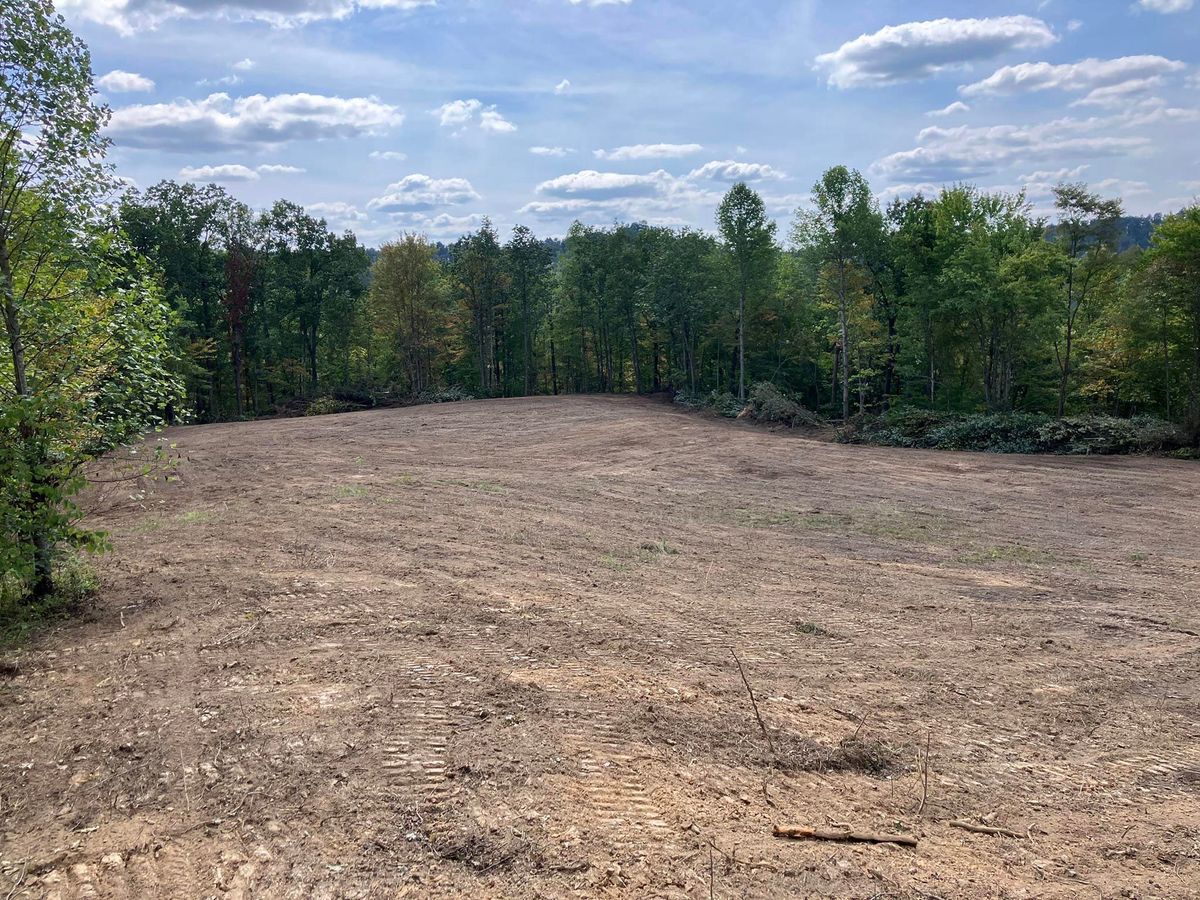 Land Grading for Kidd Excavating LLC in West Liberty, KY