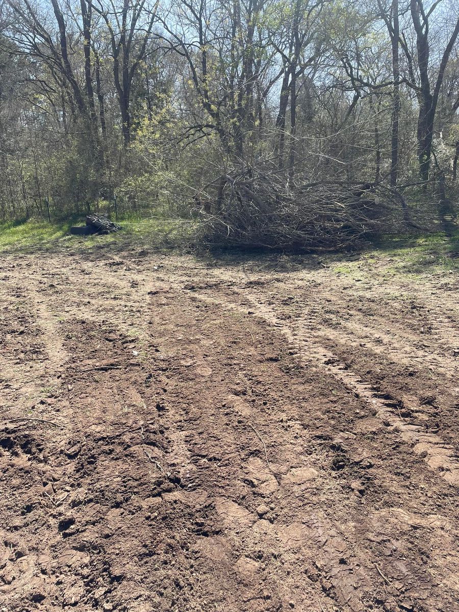 Leveling for Landers Ranch Services in Anderson, TX