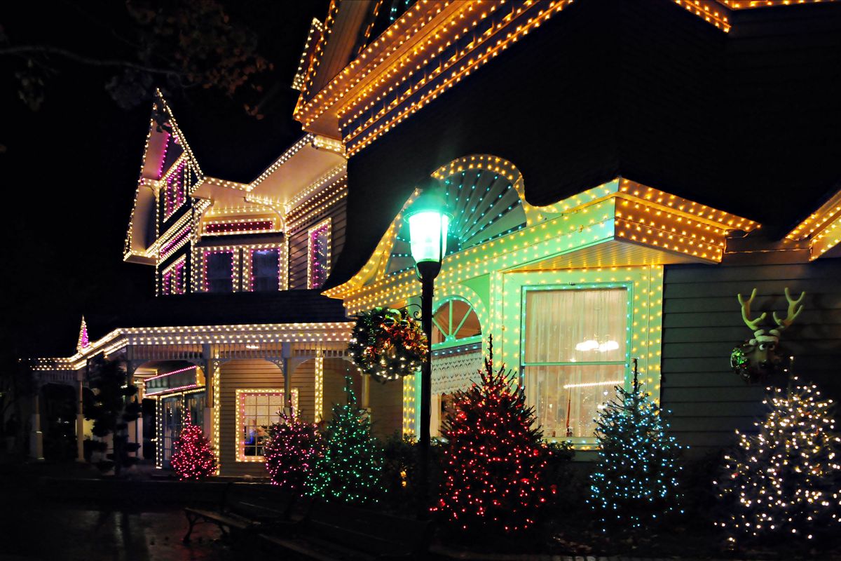 Holiday Lighting for Noble Night Lighting in Saint John, Indiana