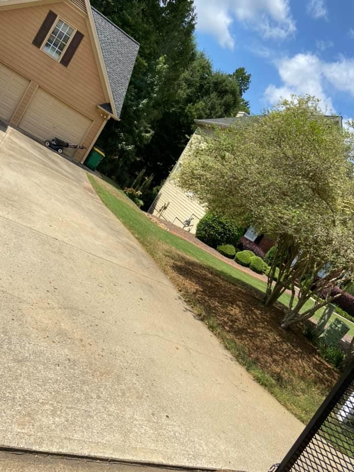 Fall Clean Up for ACE Lawn Care of Georgia LLC in Atlanta, GA