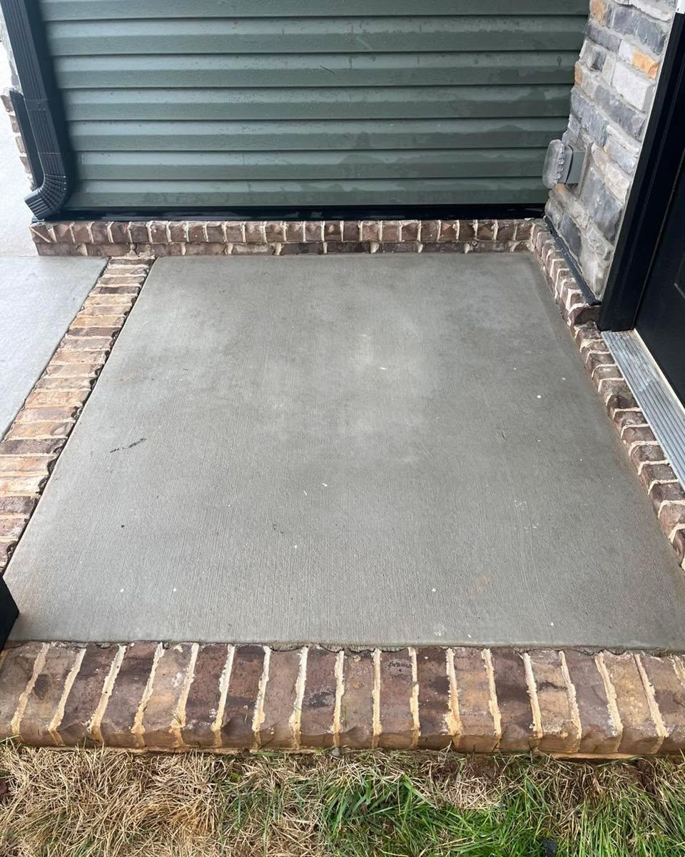 Paver stone patio Cleaning for Oakland Power Washing in Clarksville, TN