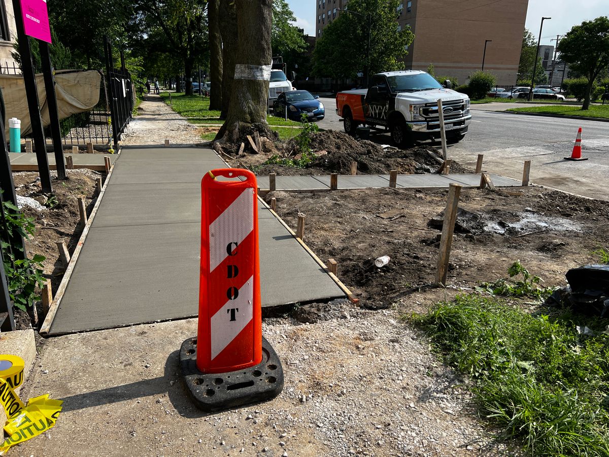 Concrete sidewalks for Onyx Concrete Contractors in Chicago, IL