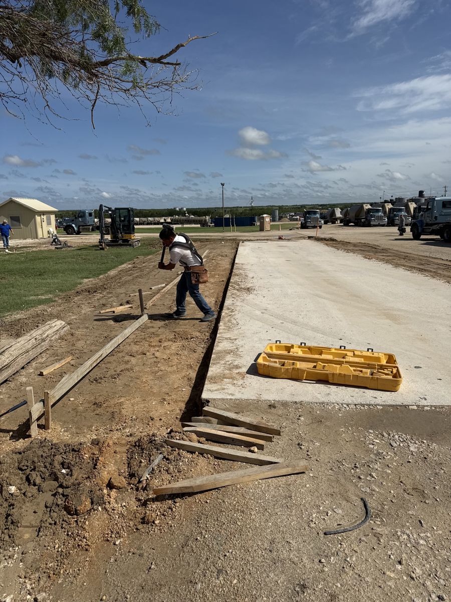 Concrete Slab Construction for Hernandez Masonry & Concrete LLC in Granbury, TX