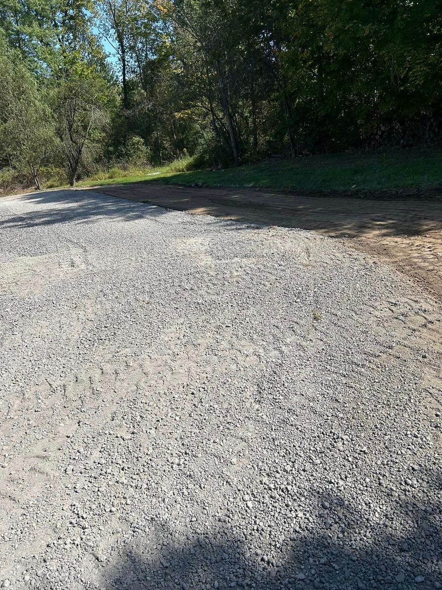 Roadbeds for Mike Wilcoxson Excavating & Well Drilling in Pierceton,  IN