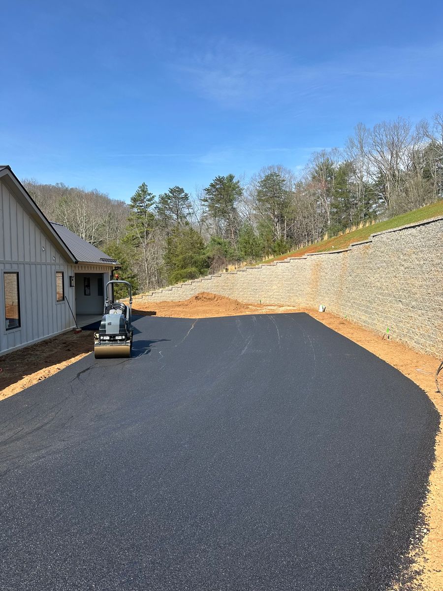 Asphalt Driveways for James R Carter Paving in Roanoke, VA