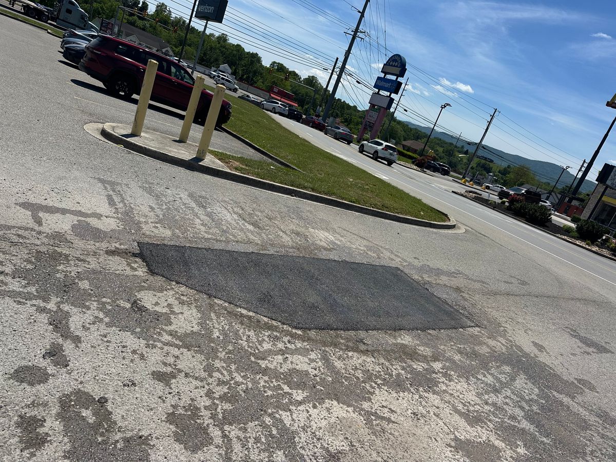 Asphalt Patching for Metzler Paving and Sealcoating LLC in Jacksboro, TN