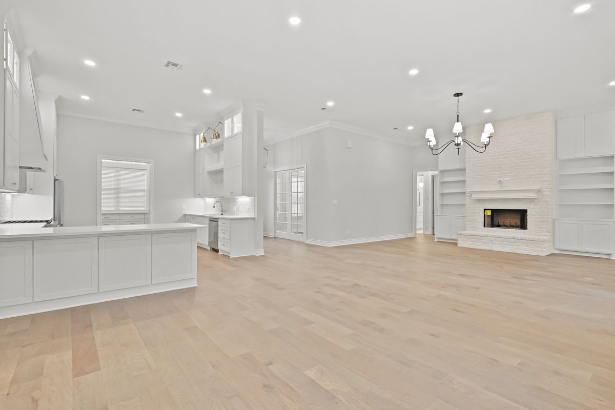 Flooring for Easterling Homes in College Station, TX