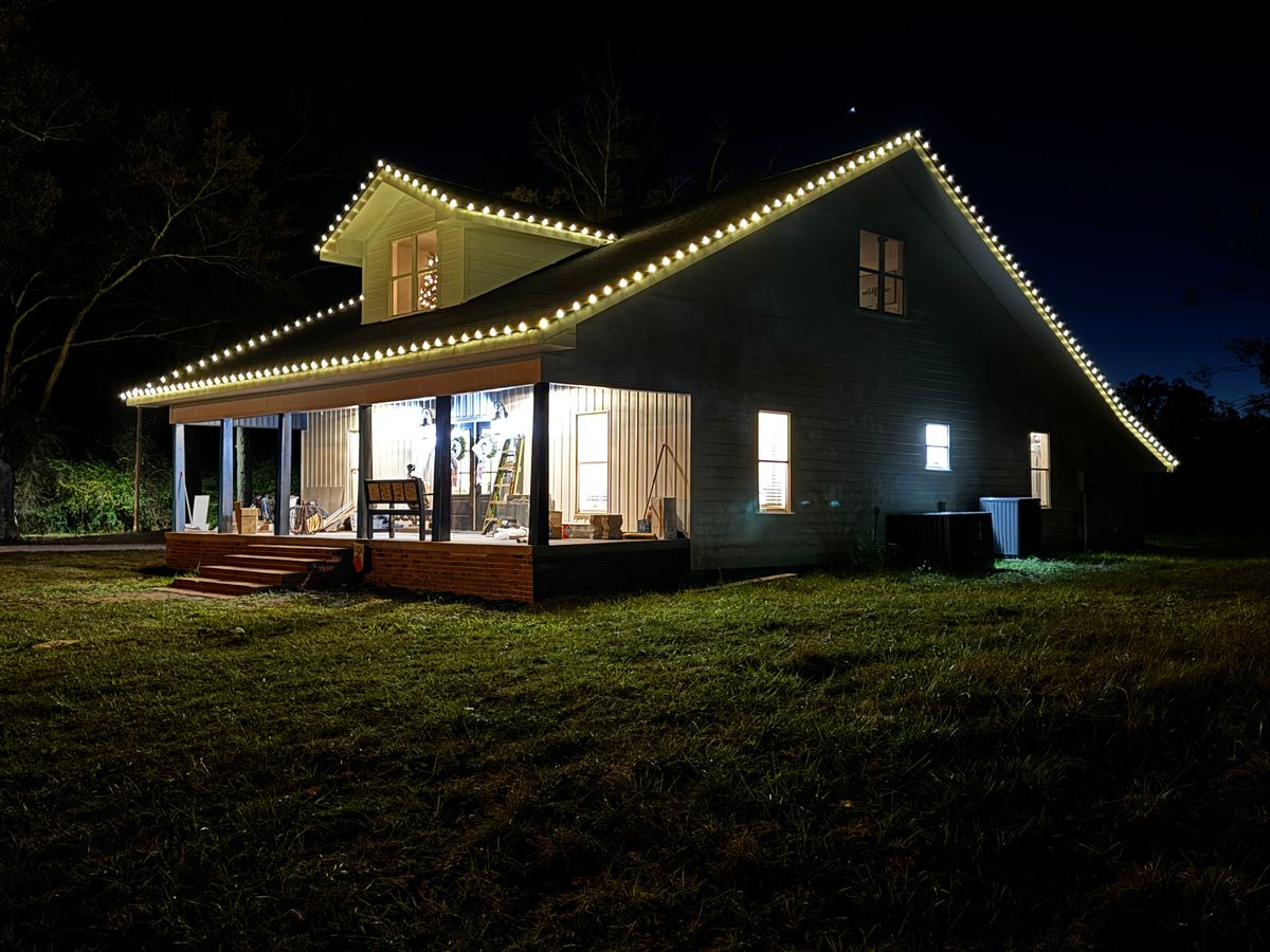 Christmas Lights for FunderFlow Commercial and Residential Pressure Washing Inc in Tupelo, MS