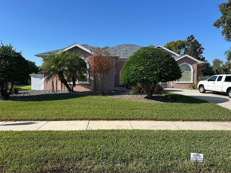 Lawn Spraying for Garrison Pest Control Inc in North Weeki Wachee, FL