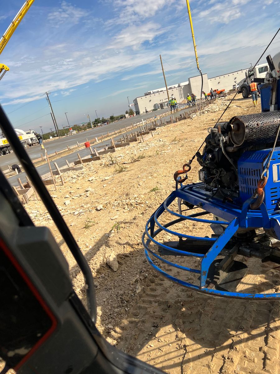 Concrete for Leo's Concrete Crew in Elgin, TX