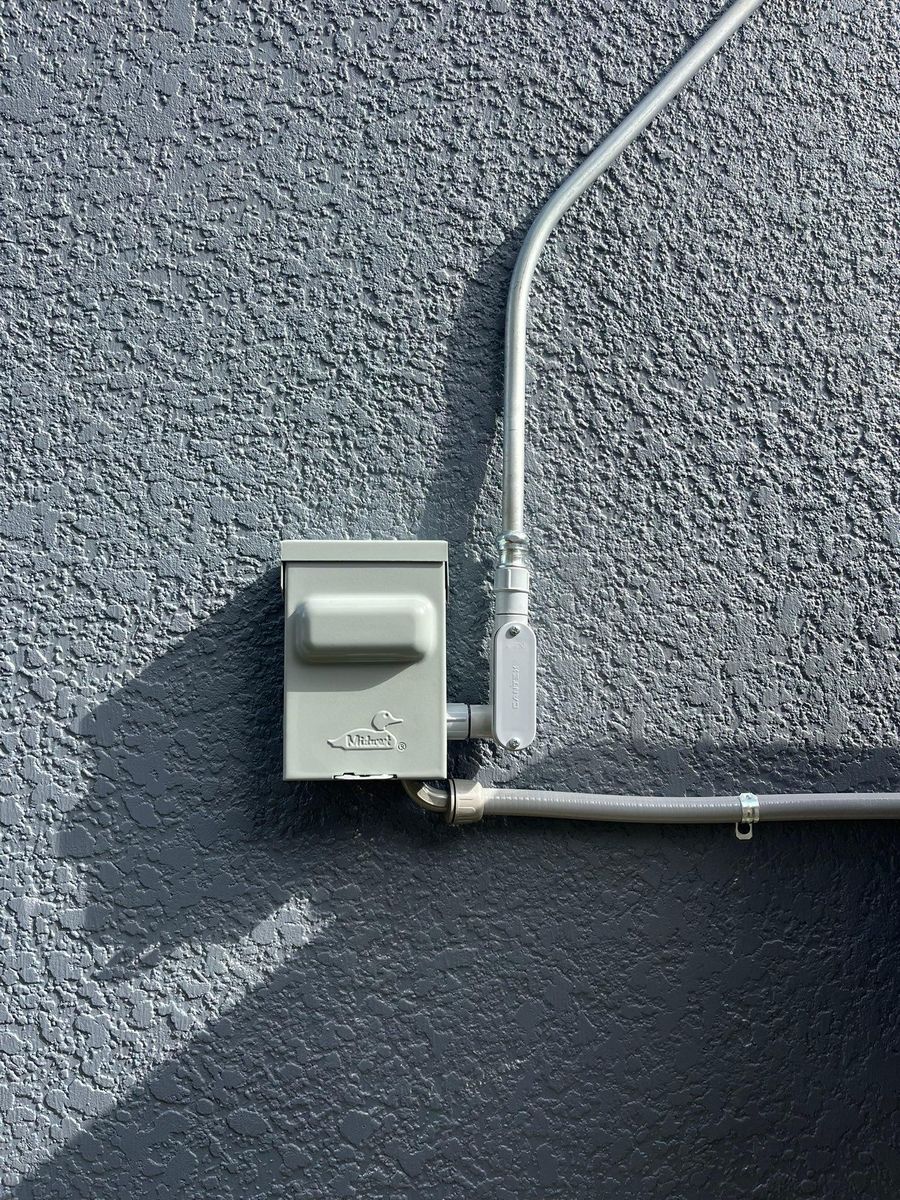 Generator Plugs and Interlock Safety Switch for Manny’s 407 Electric Inc in St. Cloud, FL