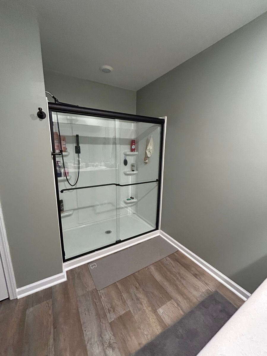 Framed & Frameless Shower Enclosures for Colonial Glass and Hardware in Wilmington,  NC