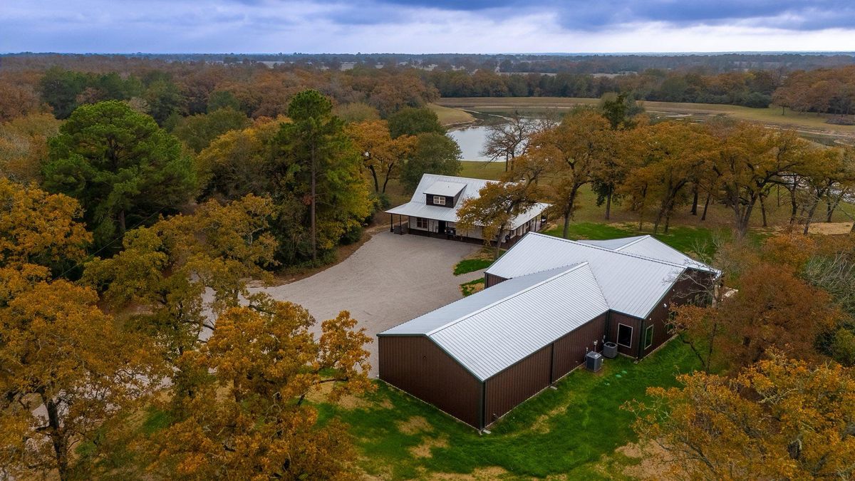 Barndominiums for CWC Custom Homes & Barndominiums in Snook, TX