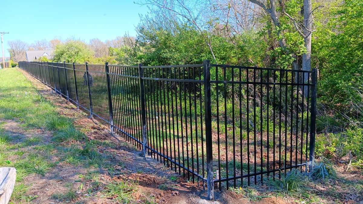 Fencing for Dead Tree General Contracting in Carbondale, Illinois