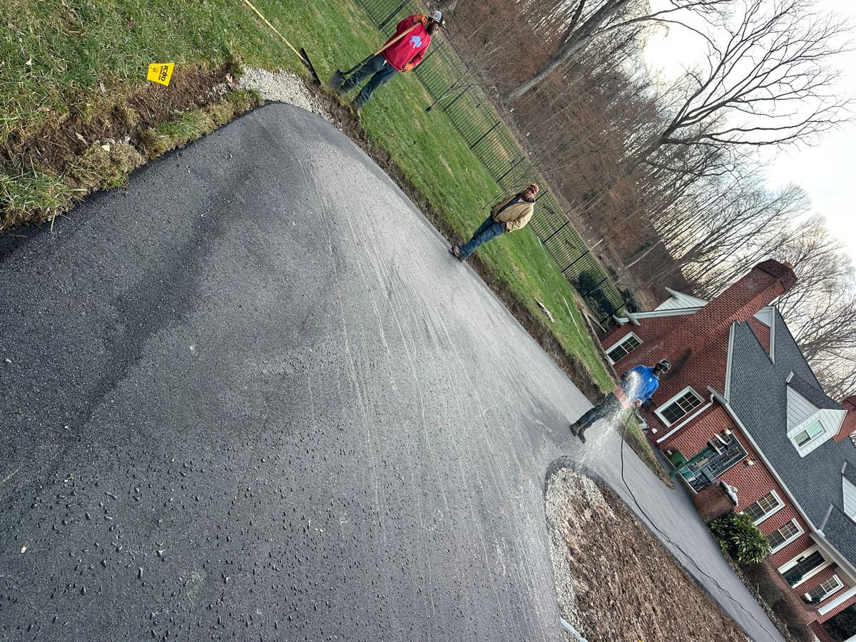 Asphalt Seal Coating for Metzler Paving and Sealcoating LLC in Jacksboro, TN