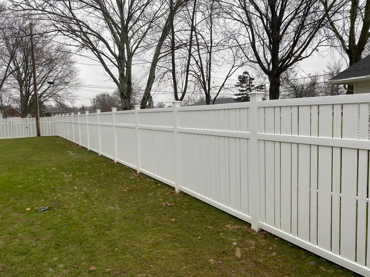 Vinyl Fences for Castle Fence and Deck LLC in Medina, OH