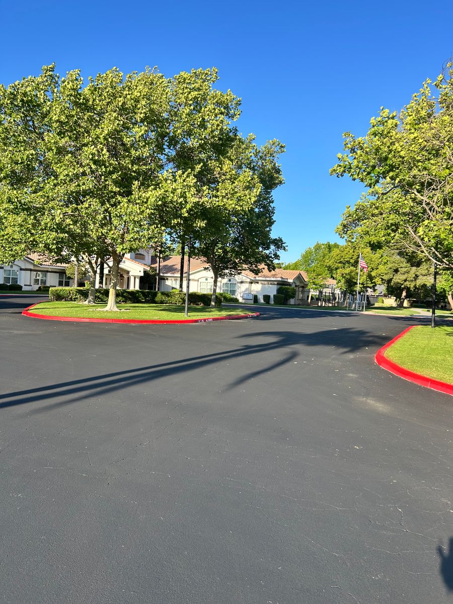 Sealcoating for AGM Paving in Fresno, CA