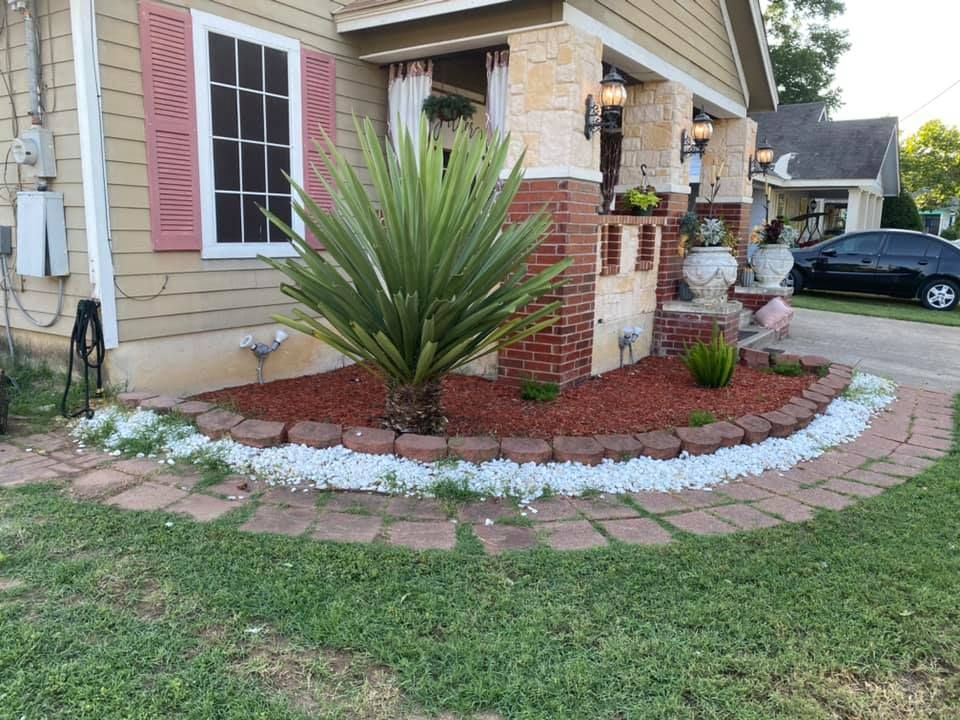 Mulch Installation for The S&L Good Fellas LLC in Irving, TX