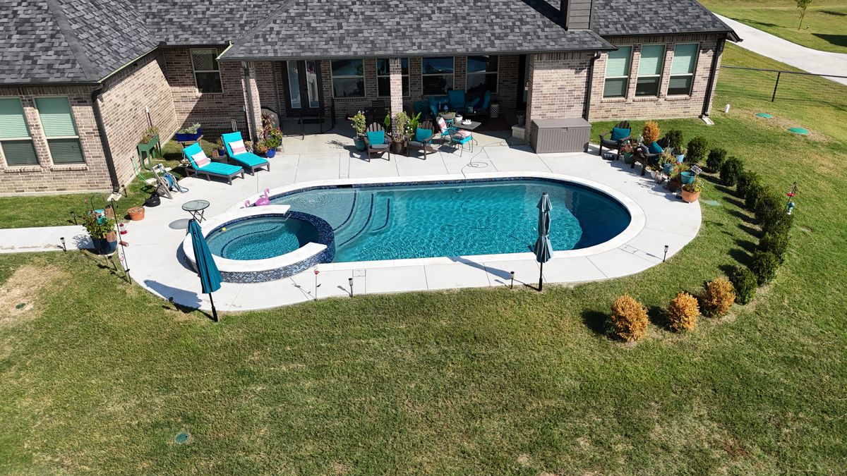 Custom Pool Design for Black Diamond Custom Pools LLC in Azle, TX