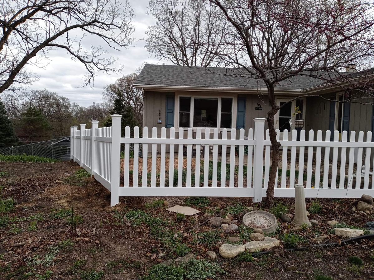 General Fence Repair for 5-Star Fencing in McHenry, IL