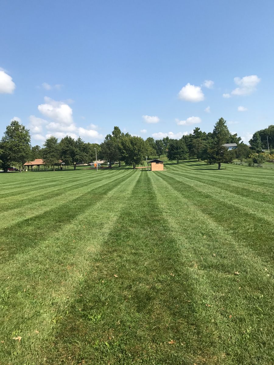 Lawn Mowing for Thomas' Lawn Care in Maryville, MO