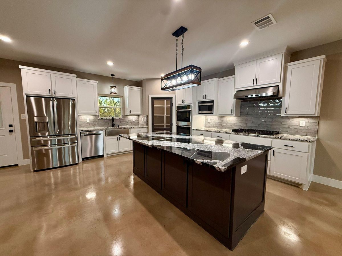 Frame to Finish for Reaves Custom Homes LLC in Jacksboro , TX