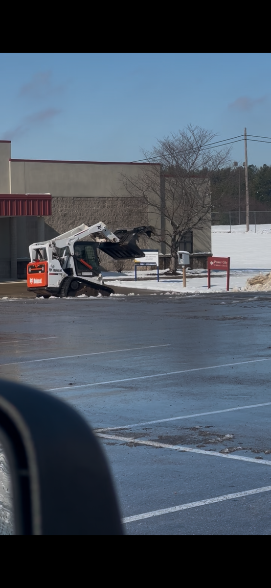 Snow Removal or De Icing for Kingdom Landscaping in Memphis, TN