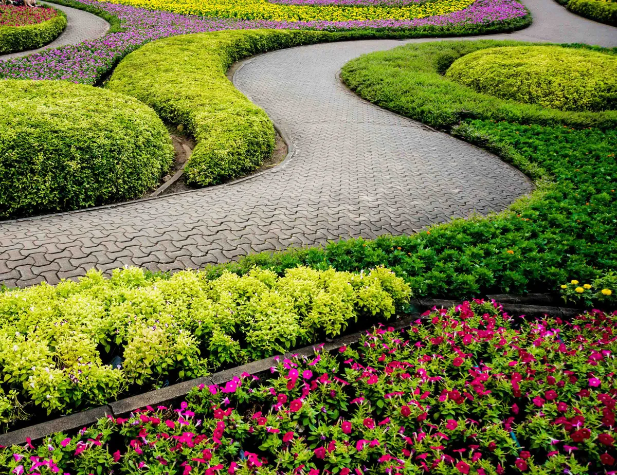 Commercial Landscaping for Grass N Things LLC in Sandston, VA