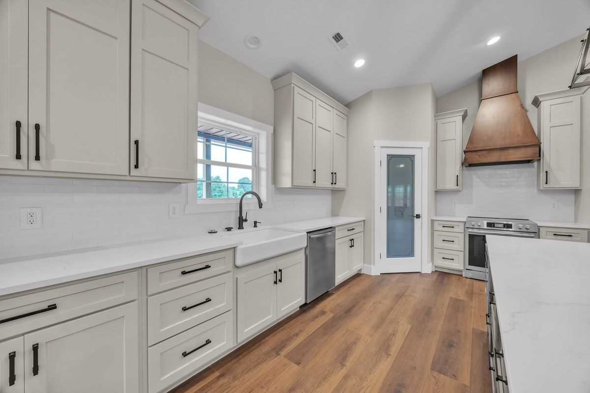 Custom Homes for Ridgeline Construction in Hiddenite, NC