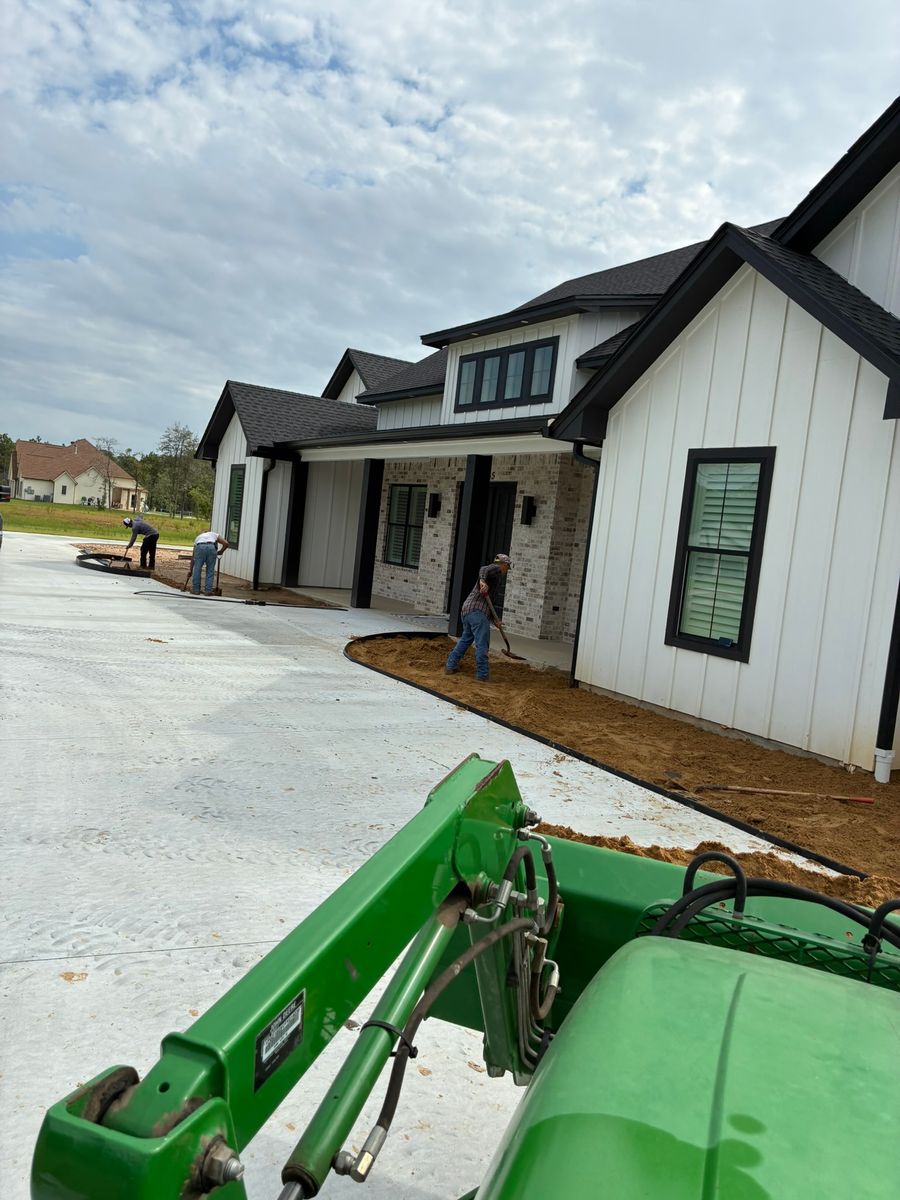 Mulch Installation for Texas Vision Lawn & Landscape in Beaumont, TX