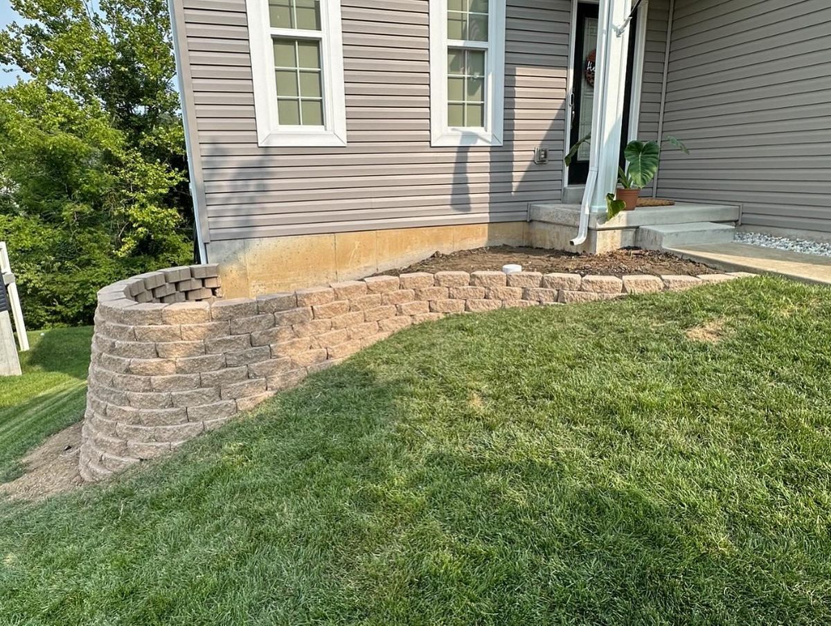 Retaining Walls for Green Sweep Lawn and Landscape in Eureka, MO