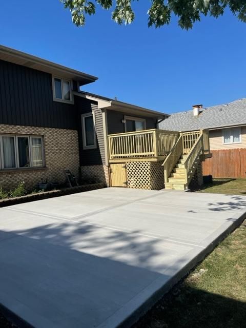 Sidewalk Installation for Luna Dynasty Concrete in Chicago, IL