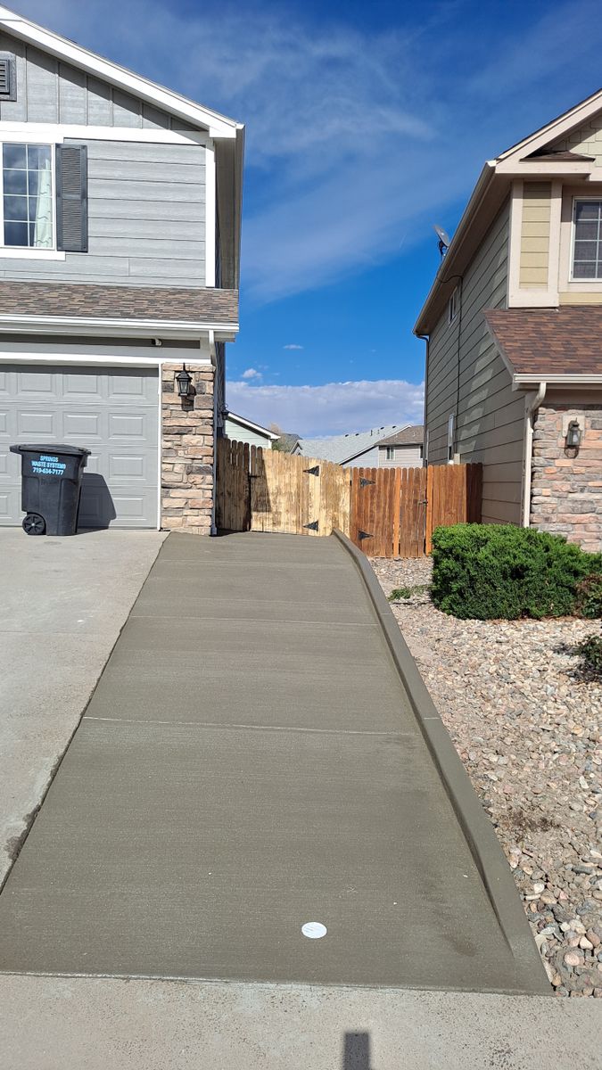 Concrete Driveways for Preciado Concrete LLC in Colorado Springs, CO