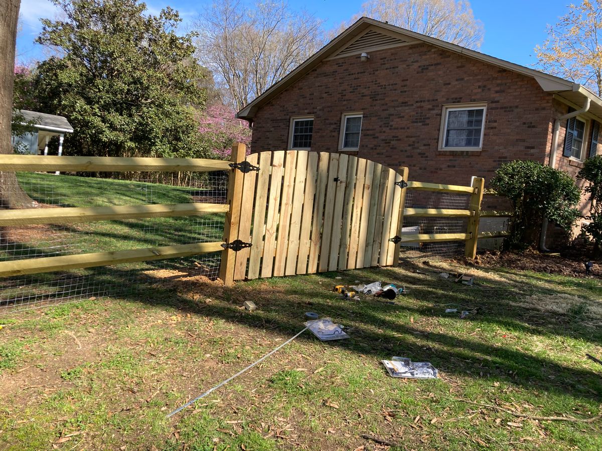 FENCING for Cisco Kid Landscaping Inc. in Lincolnton, NC