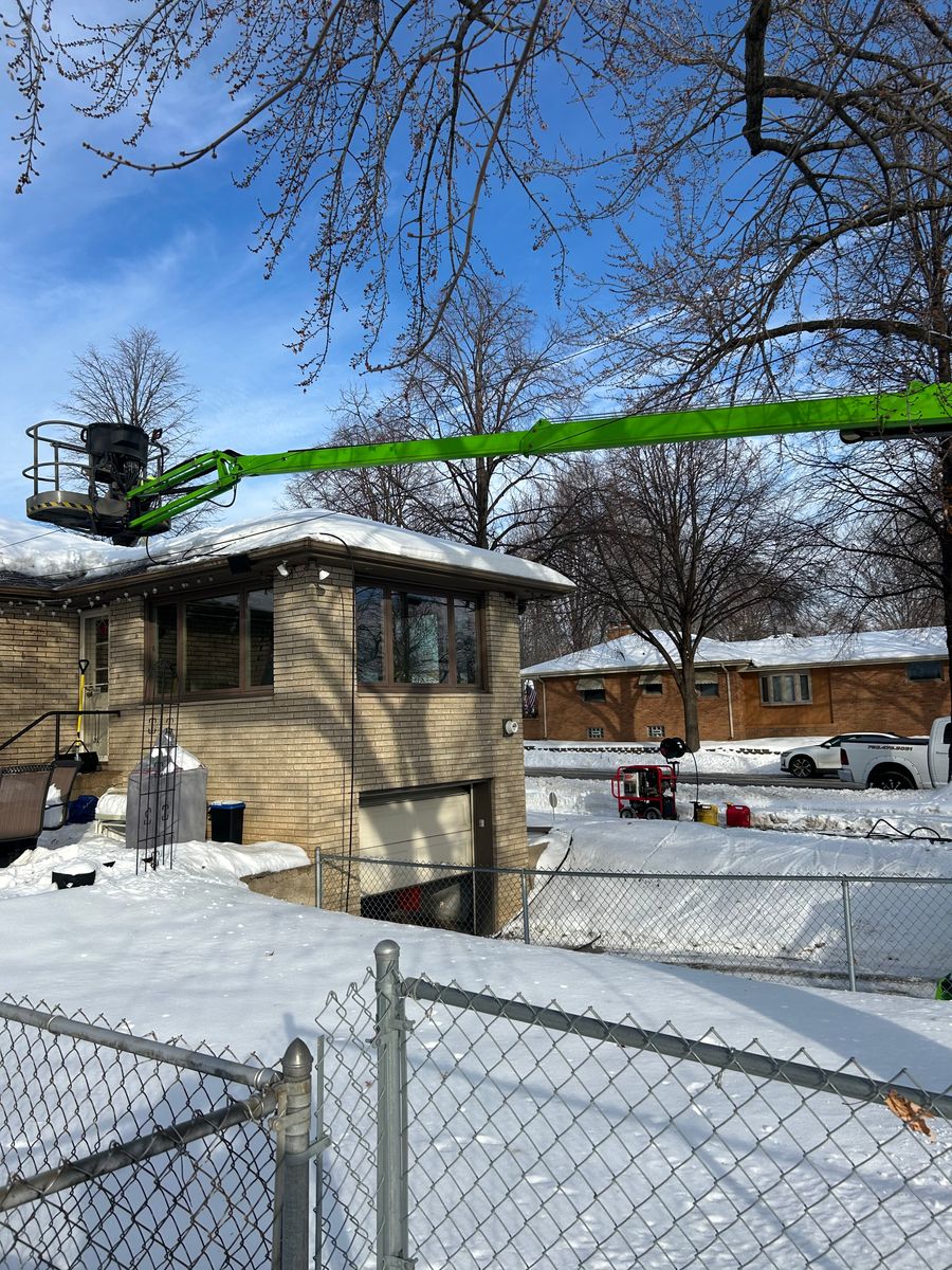 Ice Dam and Roof Top Snow Removal for Allstate Tree Service and Crane in Minneapolis, MN