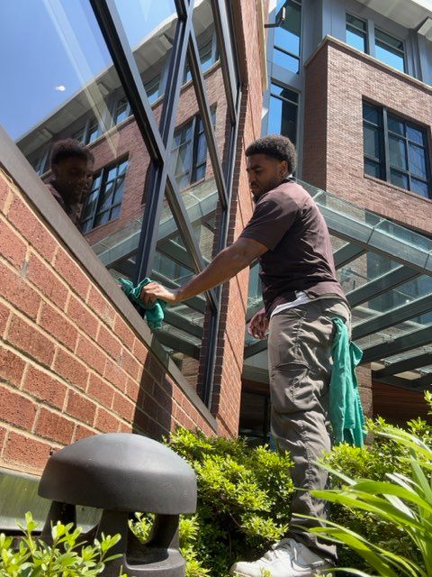 Window Cleaning for Clear Choice Services in Nashville, TN