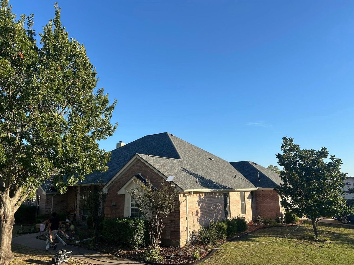 Roofing Repairs for Royalty Contracting Roofing in Saginaw, TX