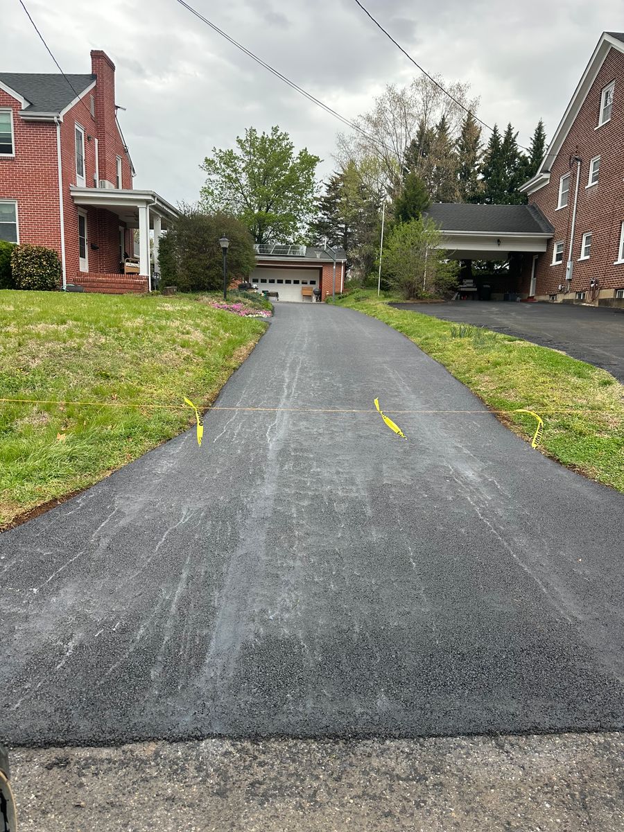 Asphalt Driveways for James R Carter Paving in Roanoke, VA