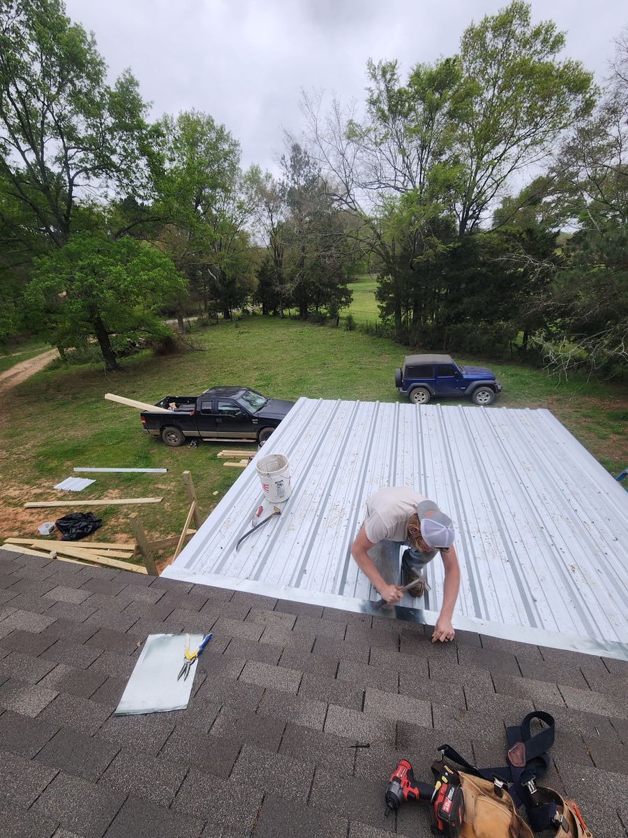 Metal Roofing for S.W. Construction in Center, TX