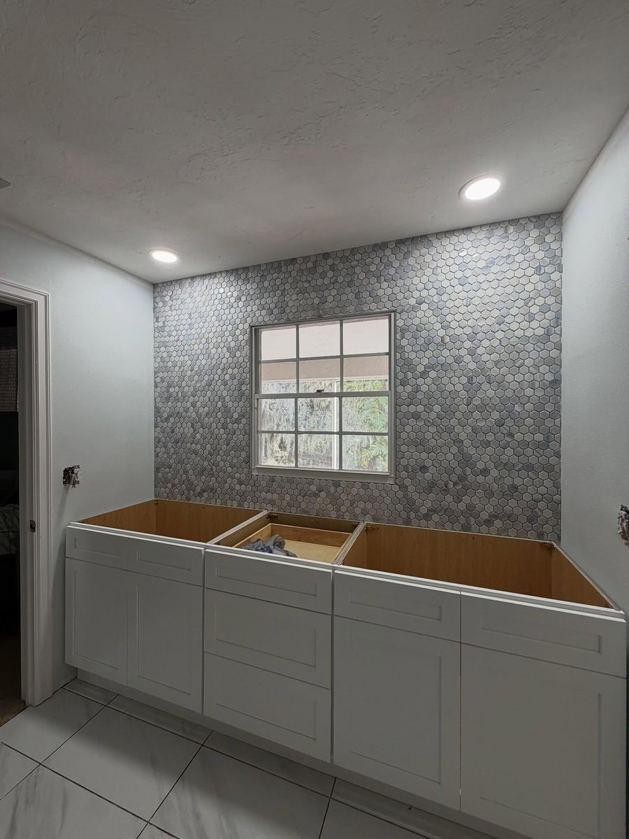 Accent Walls for Rich Construction Services in Parrish, FL