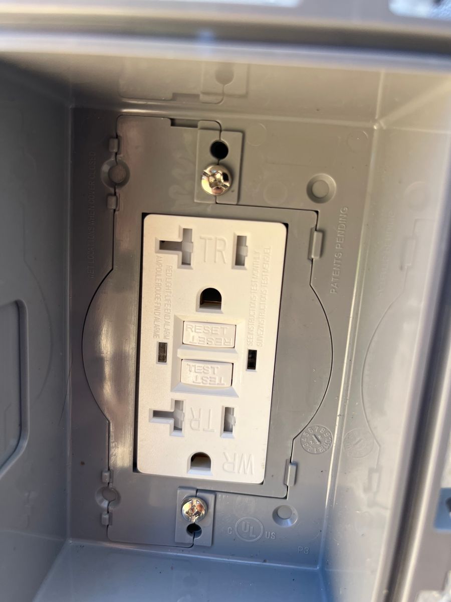 Outlet and Switch Installation for Manny’s 407 Electric Inc in St. Cloud, FL