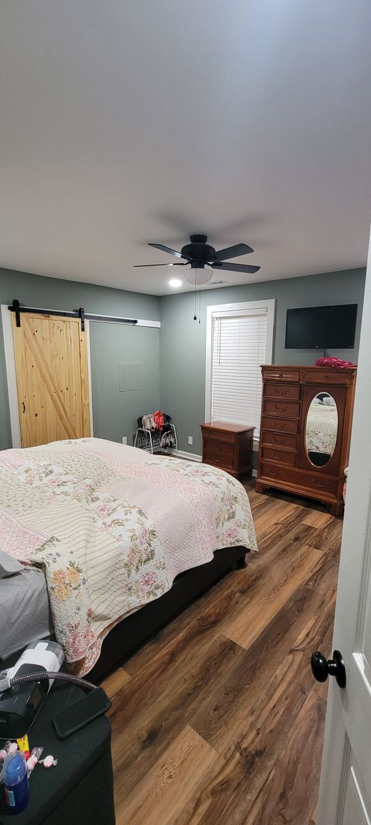 Flooring for Middle Man Construction in Fall Branch, TN