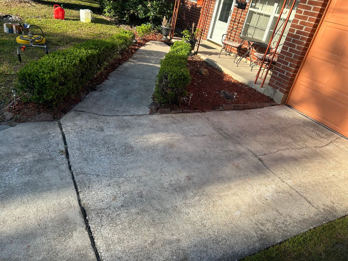 Driveway and Sidewalk Cleaning for Project Masters Group in Tampa, FL