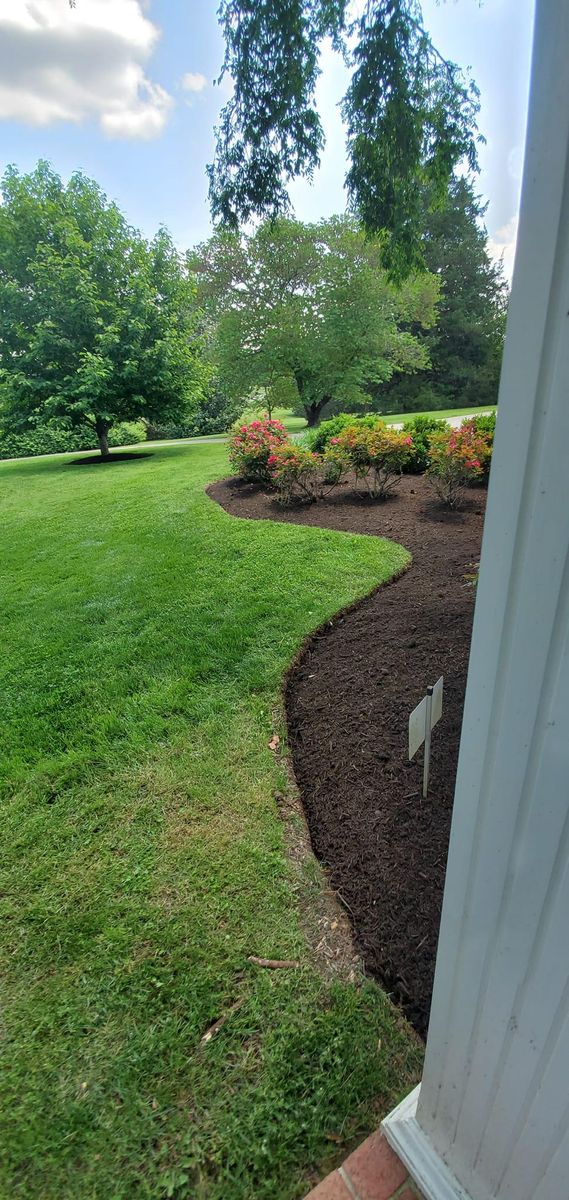 Mulch Installation for Adams Lawn Service & Landscaping, Inc. in Shelbyville, TN