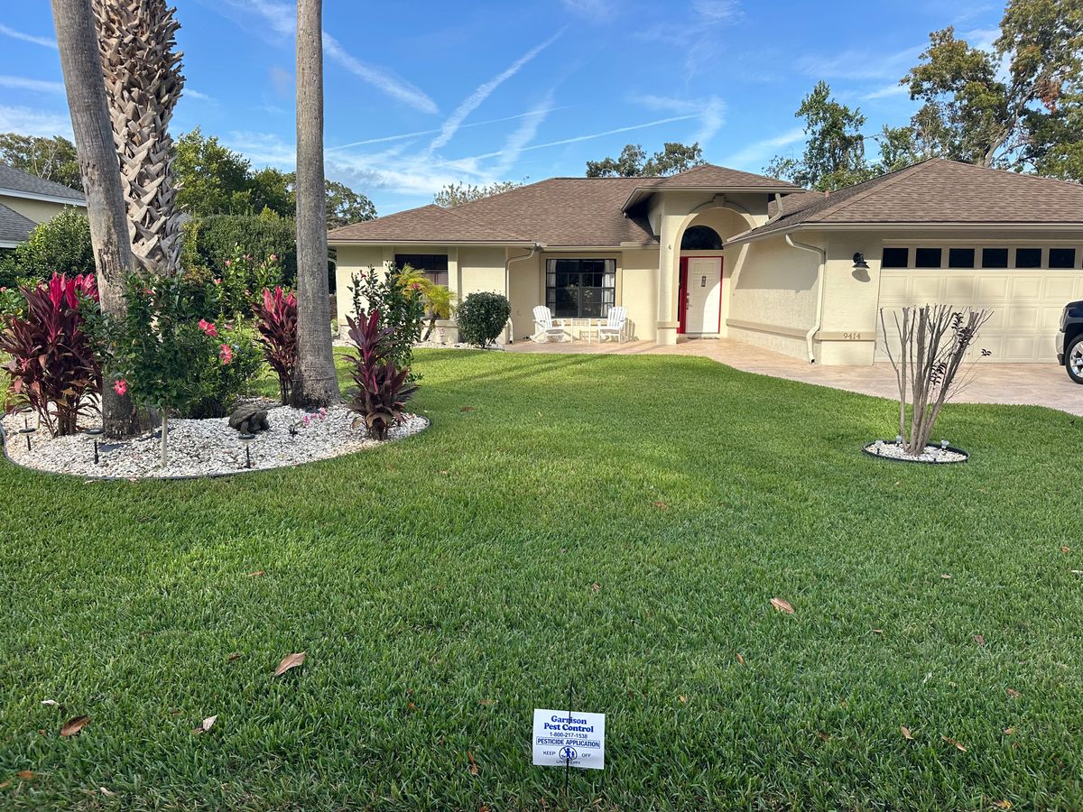 Lawn Spraying for Garrison Pest Control Inc in North Weeki Wachee, FL