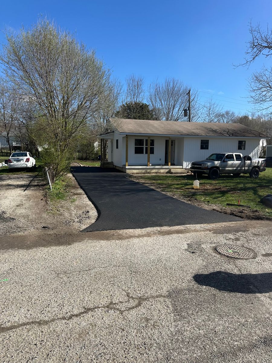 Asphalt Seal Coating for Metzler Paving and Sealcoating LLC in Jacksboro, TN